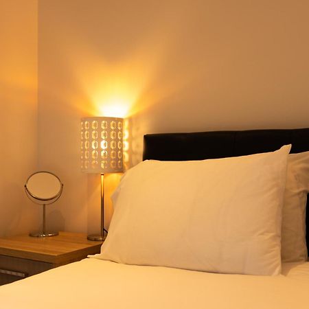 Comfy 2 Bedroom Apartment Near Edinburgh City Centre ภายนอก รูปภาพ
