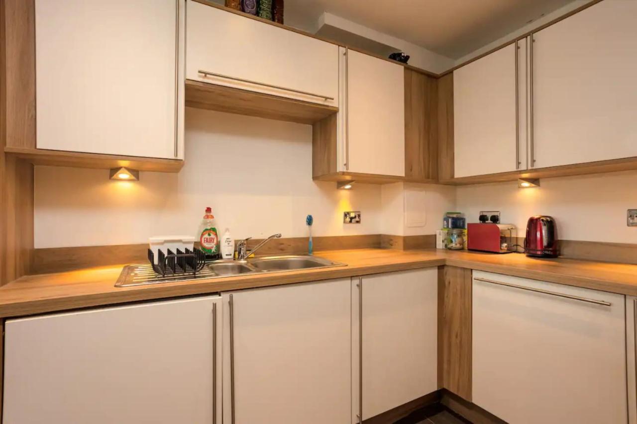 Comfy 2 Bedroom Apartment Near Edinburgh City Centre ภายนอก รูปภาพ