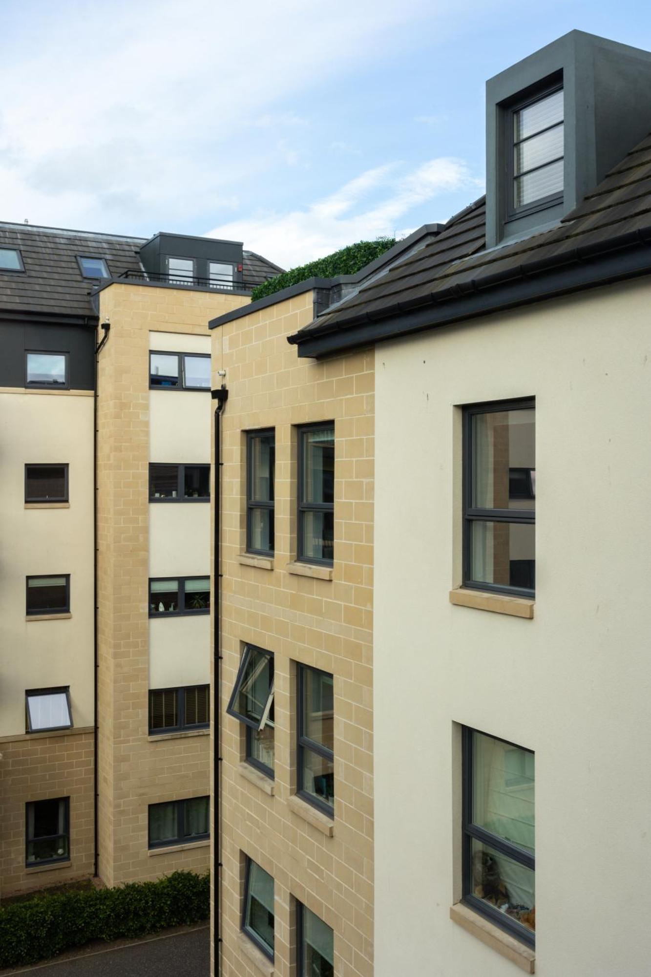Comfy 2 Bedroom Apartment Near Edinburgh City Centre ภายนอก รูปภาพ