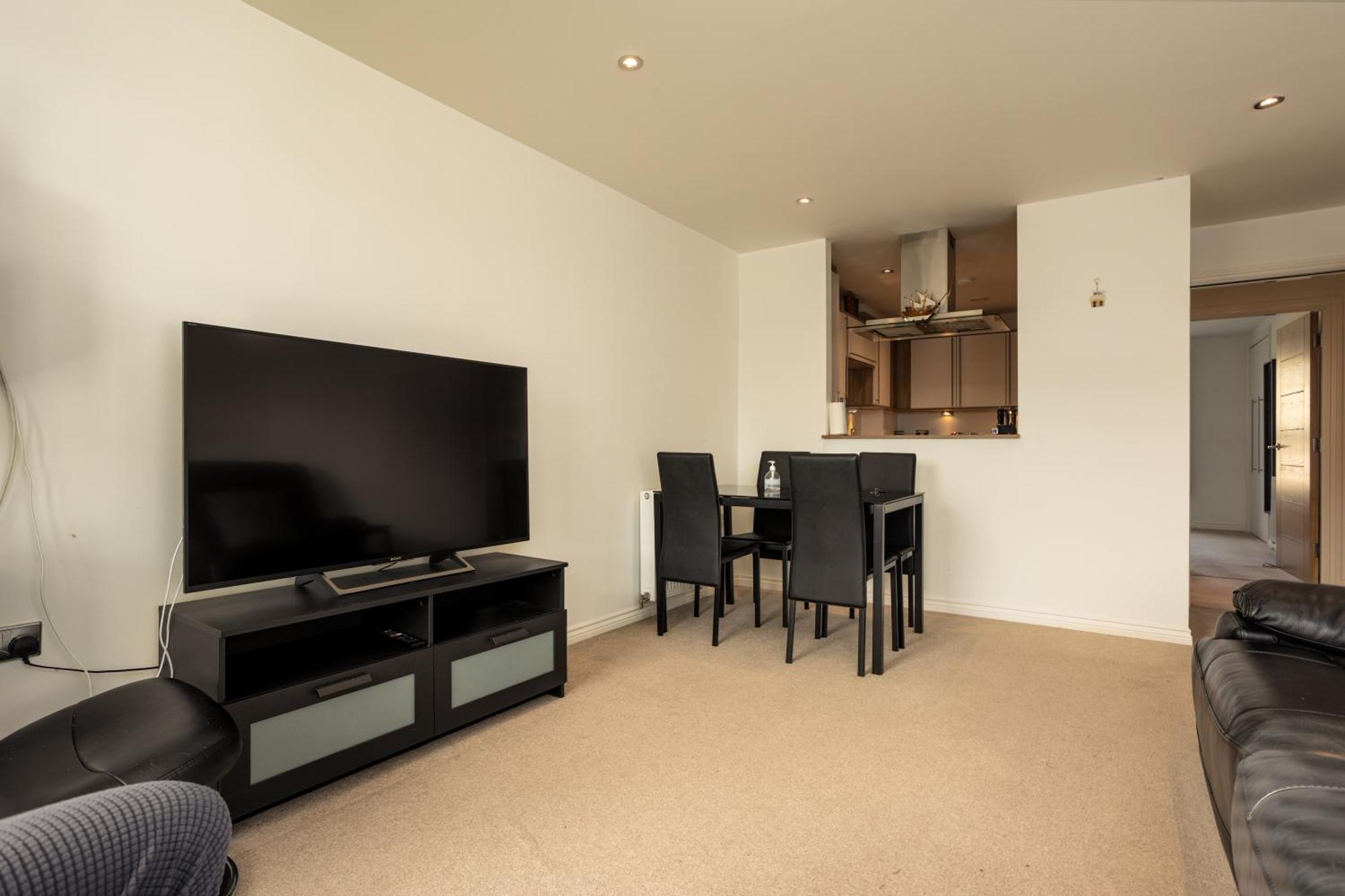 Comfy 2 Bedroom Apartment Near Edinburgh City Centre ภายนอก รูปภาพ