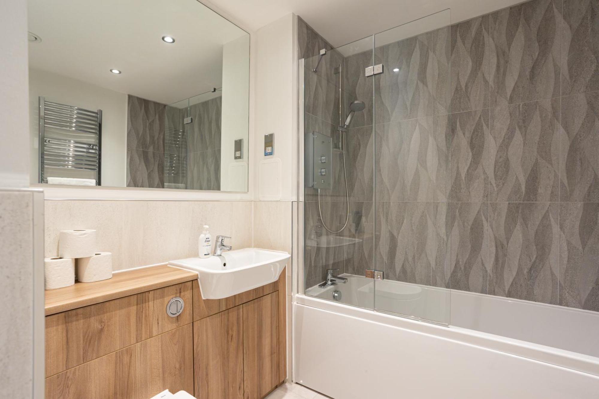 Comfy 2 Bedroom Apartment Near Edinburgh City Centre ภายนอก รูปภาพ