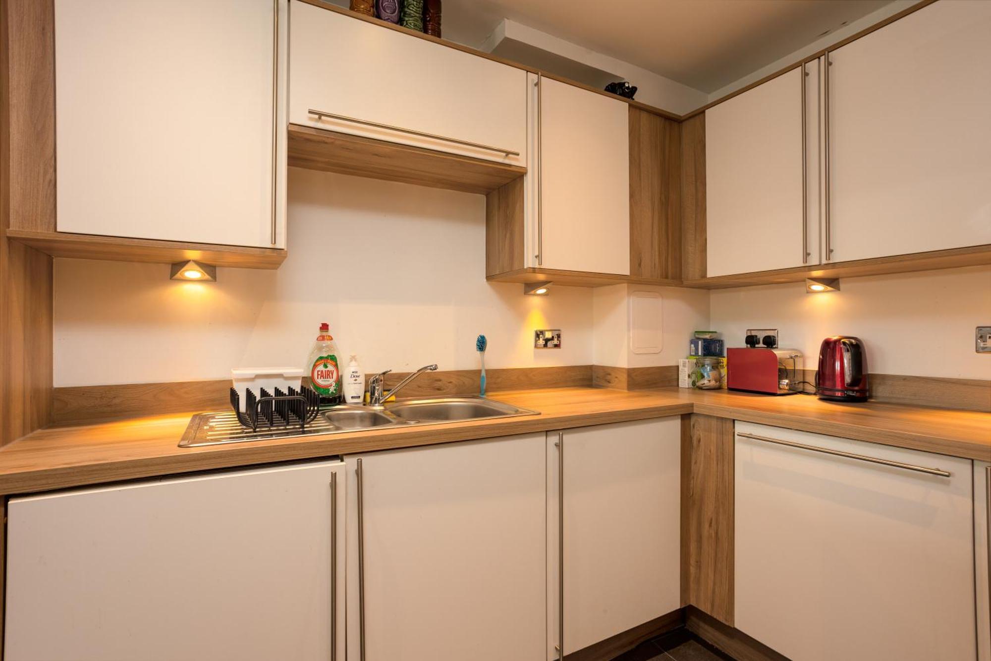 Comfy 2 Bedroom Apartment Near Edinburgh City Centre ภายนอก รูปภาพ