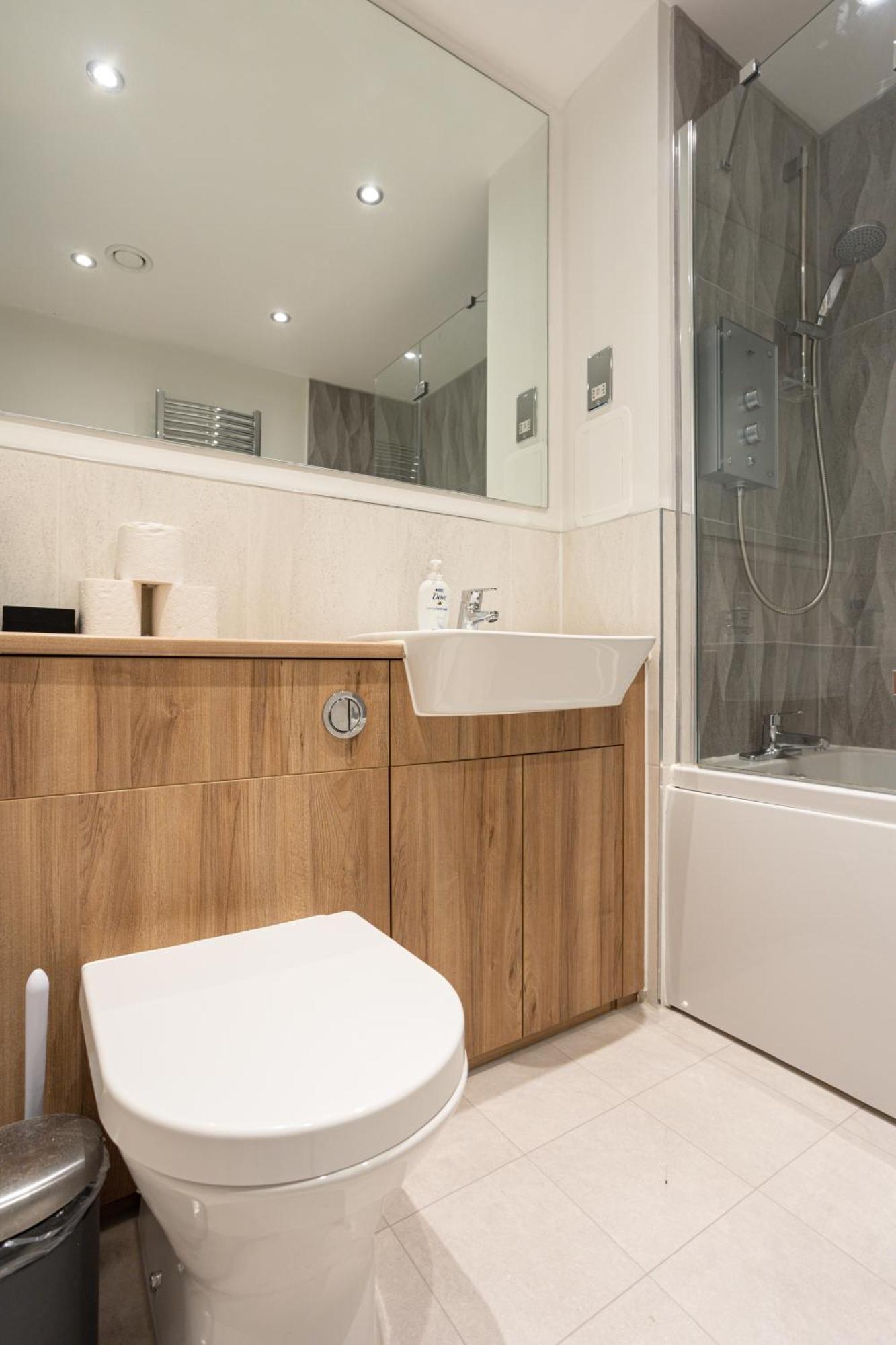 Comfy 2 Bedroom Apartment Near Edinburgh City Centre ภายนอก รูปภาพ